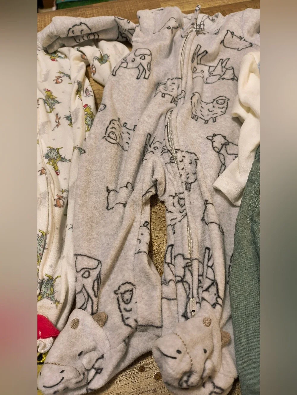 Lot Of Kids Printed One-Piece Sleepers - Soft Zip Front 3-6 Months & 1 Outfit
